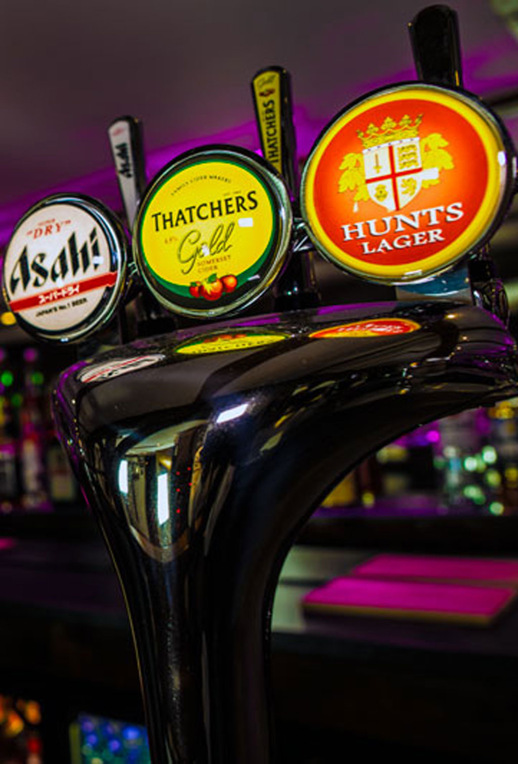 Hunts Lounge - Fully Licensed Bar